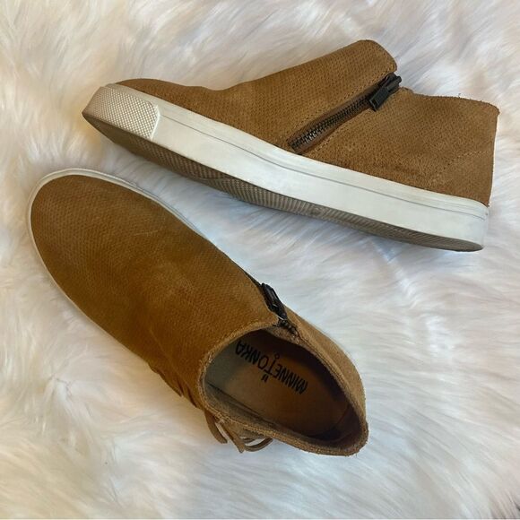 Minnetonka suede zippered sneakers/booties size 6 - Picture 3 of 6